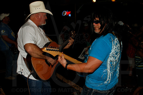 Midnight Hurricanes live at Boogies Bar and Grill 6-15-2014 (© Justin Manning) JWM_0294