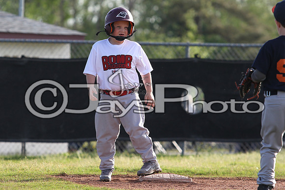 Bomb Squad vs Tigers 6-7 year old (Pitching Machine) 4-27-2015 (©Justin Manning) JWM_0154