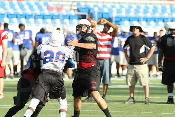 War Memorial 7 on 7 football 7-29-2014 (©Justin Manning) JWM_015