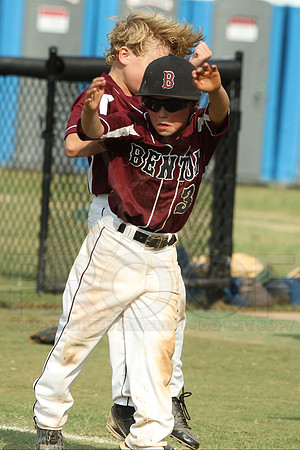 Benton-Midkiff vs. Bryant-Griffin 8 year old (Cal Ripken) 7-20-2014 (©Justin Manning) JWM_414
