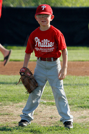 Phillies vs. Razorbacks 5-6 year old baseball 6-3-2014 (© Justin Manning) JWM_0001