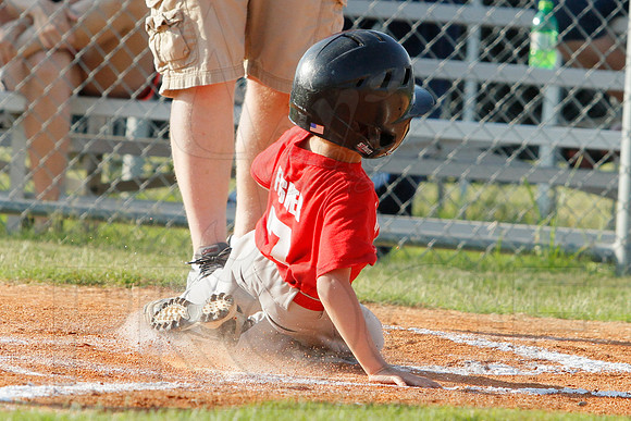 Phillies vs. Razorbacks 5-6 year old baseball 6-3-2014 (© Justin Manning) JWM_0069