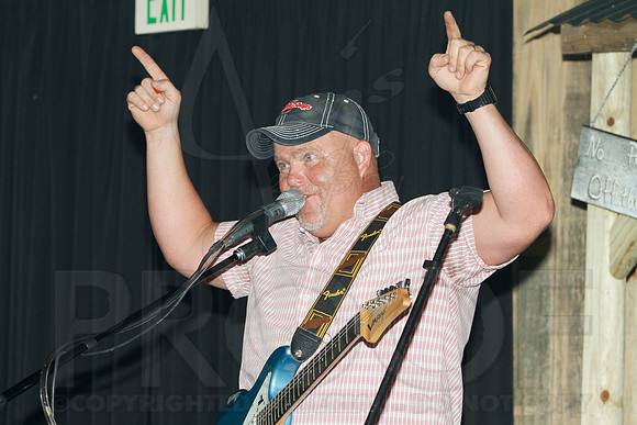 Midnight Hurricanes live at Boogies Bar and Grill 6-15-2014 (© Justin Manning) JWM_0207