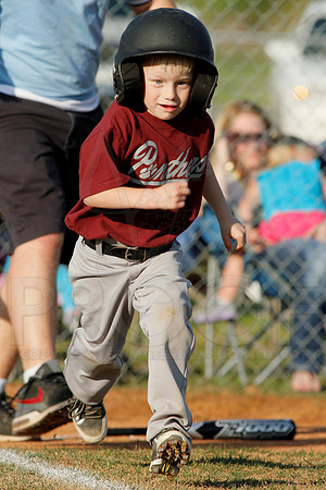 Panthers @ Mets 5-6 year old baseball 4-22-2014 (© Justin Manning) JWM_0069