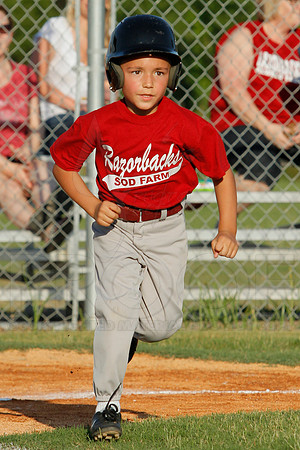 Phillies vs. Razorbacks 5-6 year old baseball 6-3-2014 (© Justin Manning) JWM_0190