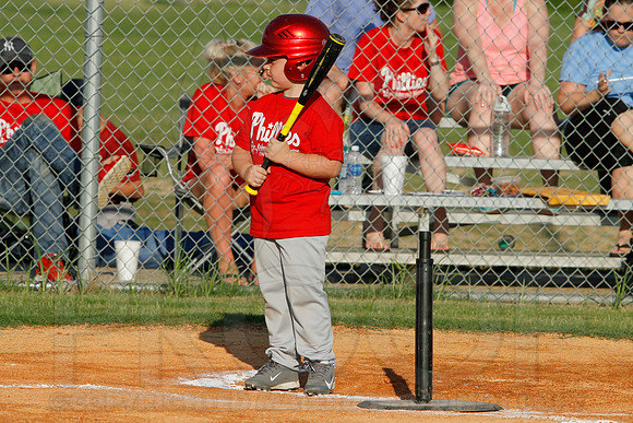 Phillies vs. Razorbacks 5-6 year old baseball 6-3-2014 (© Justin Manning) JWM_0123
