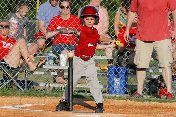 Phillies vs. Razorbacks 5-6 year old baseball 6-3-2014 (© Justin Manning) JWM_0202