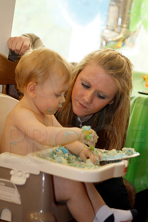 Kaleb's 1st birthday party 10-21-12 (Justin Manning)0050