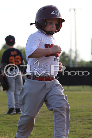 Bomb Squad vs Tigers 6-7 year old (Pitching Machine) 4-27-2015 (©Justin Manning) JWM_0172