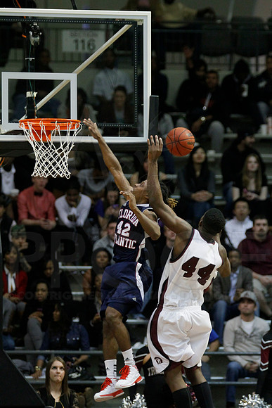 FAU @ UALR 1-24-13 (Justin Manning)0372