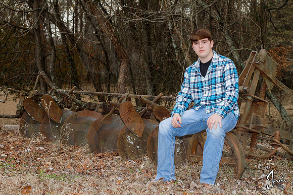 Austin Hicks senior pictures 12-29-13 (�Justin Manning) (�Justin Manning) (�Justin Manning) JWM_0048