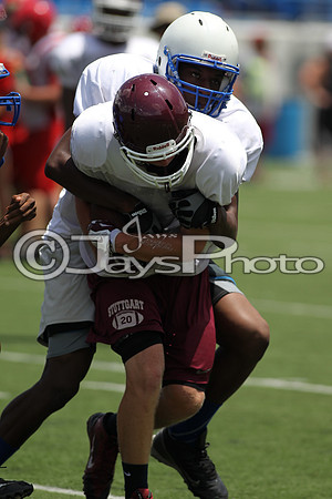 Football Team Camp (War Memorial Stadium) 6-16-2015 (©Justin Manning) JWM_0029