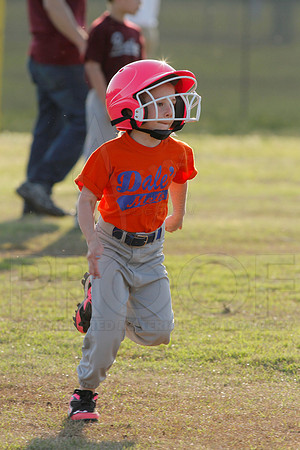 Panthers @ Mets 5-6 year old baseball 4-22-2014 (© Justin Manning) JWM_0196