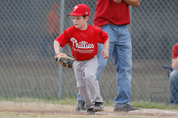 Phillies vs. Razorbacks 5-6 year old baseball 4-3-2014 (© Justin Manning) JWM_0059
