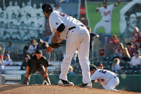 NW Arkansas Naturals @ Arkansas Travelers 4-21-12(Justin Manning)151