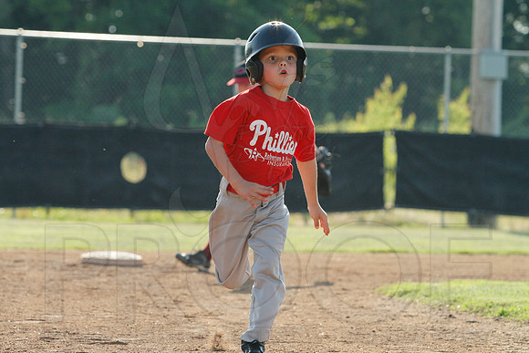 Phillies vs. Razorbacks 5-6 year old baseball 6-3-2014 (© Justin Manning) JWM_0063