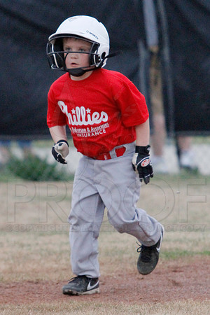 Phillies vs. Razorbacks 5-6 year old baseball 4-3-2014 (© Justin Manning) JWM_0322