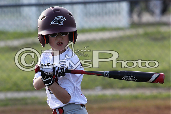 Bomb Squad vs Tigers 6-7 year old (Pitching Machine) 4-27-2015 (©Justin Manning) JWM_0095