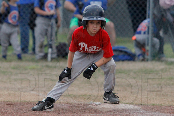 Phillies vs. Razorbacks 5-6 year old baseball 4-3-2014 (© Justin Manning) JWM_0316