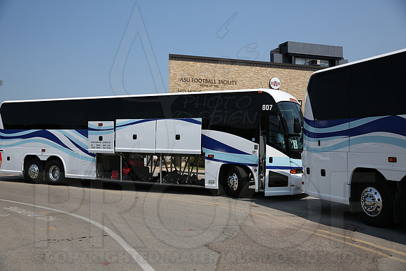 ASU football team departure for Aurbun 9-6-1 (© Justin Manning) JWM0017