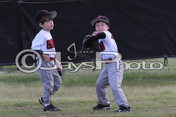 Bomb Squad vs Tigers 6-7 year old (Pitching Machine) 4-27-2015 (©Justin Manning) JWM_0083
