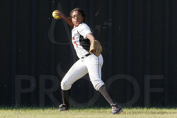 Ouachita @ Malvern Softball 5-6-2014 (© Justin Manning) JWM_0180