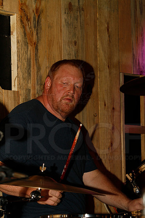Midnight Hurricanes live at Boogies Bar and Grill 6-14-2014 (© Justin Manning) JWM_0105