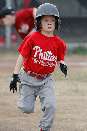 Phillies vs. Razorbacks 5-6 year old baseball 4-3-2014 (© Justin Manning) JWM_0200