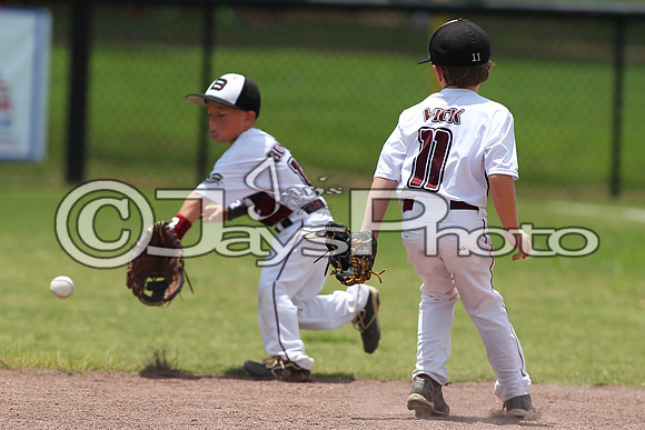 Benton (Cobb) vs. Benton (Jackson) Cal Ripken t-ball All-Stars 7-11-2015 (©Justin Manning) JWM_0025