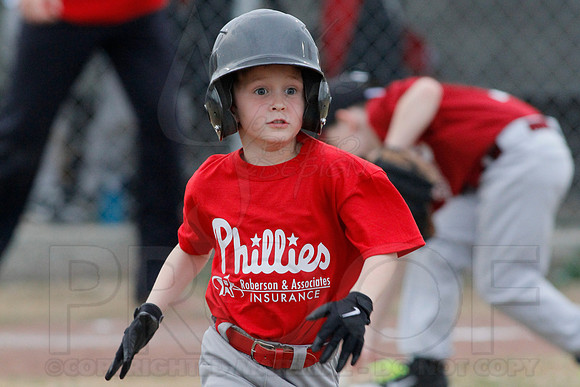 Phillies vs. Razorbacks 5-6 year old baseball 4-3-2014 (© Justin Manning) JWM_0198