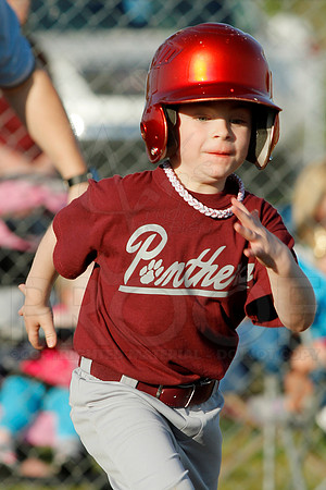 Panthers @ Mets 5-6 year old baseball 4-22-2014 (© Justin Manning) JWM_0111