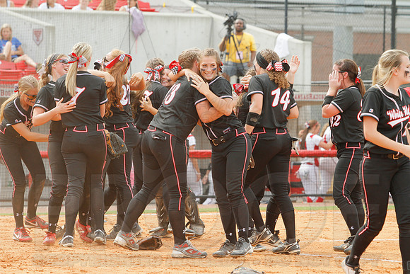 5A State Softball Finals Vilonia vs. White Hall 5-23-2014 (© Justin Manning) JWM_0418