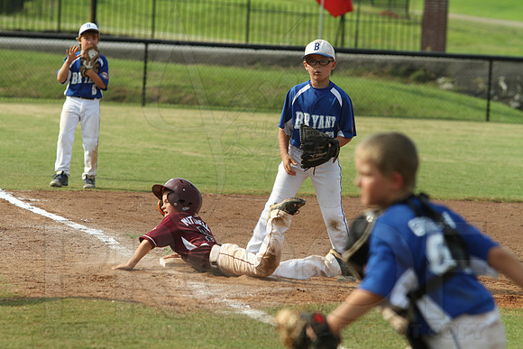Benton-Midkiff vs. Bryant-Griffin 8 year old (Cal Ripken) 7-20-2014 (©Justin Manning) JWM_326
