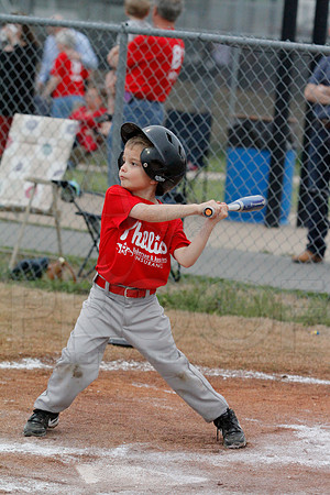 Phillies vs. Razorbacks 5-6 year old baseball 4-3-2014 (© Justin Manning) JWM_0318