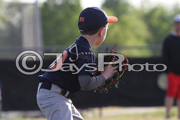 Bomb Squad vs Tigers 6-7 year old (Pitching Machine) 4-27-2015 (©Justin Manning) JWM_0150
