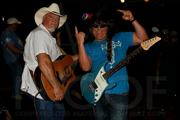 Midnight Hurricanes live at Boogies Bar and Grill 6-15-2014 (© Justin Manning) JWM_0295