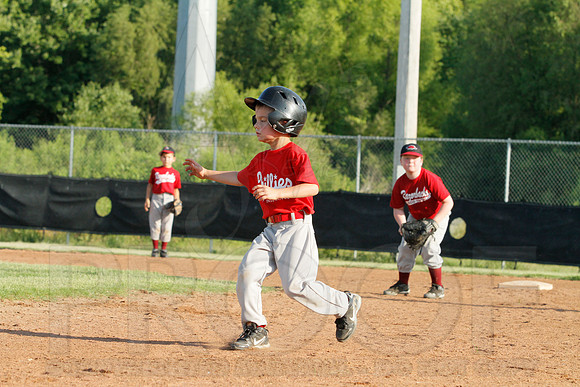 Phillies vs. Razorbacks 5-6 year old baseball 6-3-2014 (© Justin Manning) JWM_0115