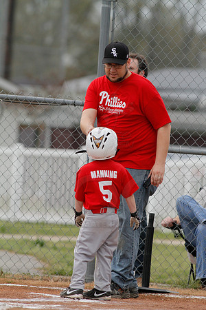 Phillies vs. Razorbacks 5-6 year old baseball 4-3-2014 (© Justin Manning) JWM_0177