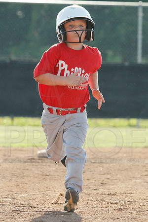 Phillies vs. Razorbacks 5-6 year old baseball 6-3-2014 (© Justin Manning) JWM_0047