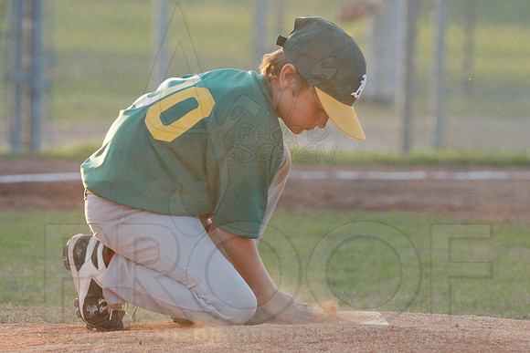 Thunder vs. A's 9-10 year old baseball 4-22-2014 (© Justin Manning) JWM_0143