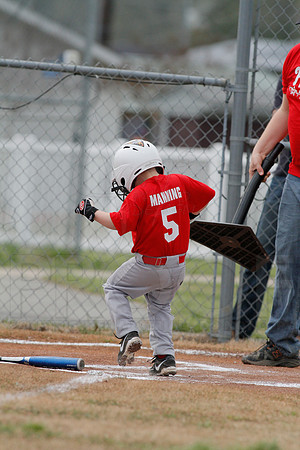 Phillies vs. Razorbacks 5-6 year old baseball 4-3-2014 (© Justin Manning) JWM_0174