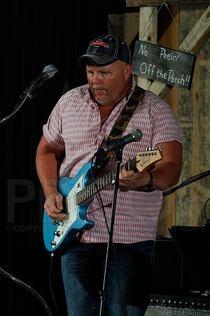 Midnight Hurricanes live at Boogies Bar and Grill 6-14-2014 (© Justin Manning) JWM_0086