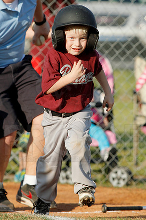 Panthers @ Mets 5-6 year old baseball 4-22-2014 (© Justin Manning) JWM_0065
