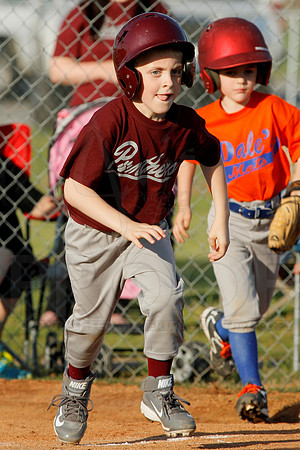 Panthers @ Mets 5-6 year old baseball 4-22-2014 (© Justin Manning) JWM_0123