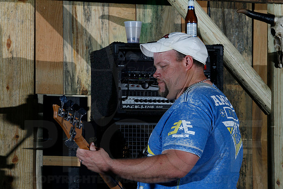 Midnight Hurricanes live at Boogies Bar and Grill 6-14-2014 (© Justin Manning) JWM_0138