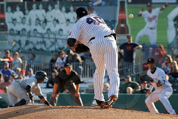 NW Arkansas Naturals @ Arkansas Travelers 4-21-12(Justin Manning)148