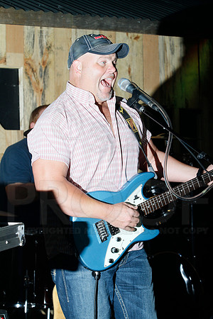 Midnight Hurricanes live at Boogies Bar and Grill 6-14-2014 (© Justin Manning) JWM_0037