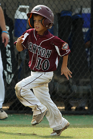 Benton-Midkiff vs. Bryant-Griffin 8 year old (Cal Ripken) 7-20-2014 (©Justin Manning) JWM_194