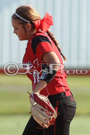 Bauxite @ Harmony Grove softball 4-21-2015 (©Justin Manning) JWM_0320