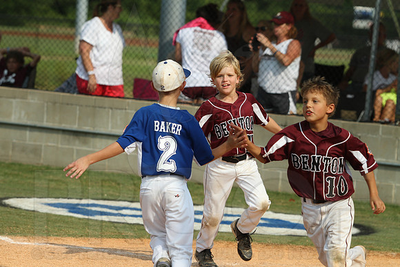 Benton-Midkiff vs. Bryant-Griffin 8 year old (Cal Ripken) 7-20-2014 (©Justin Manning) JWM_386